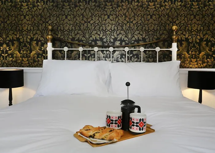 Bed & Breakfast The Bishop And The Bison 4*