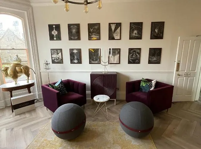 The Bishop And The Bison 4*