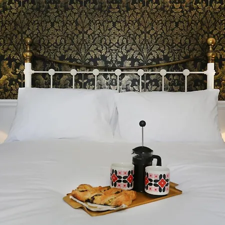 Bed & Breakfast The Bishop And The Bison 4*