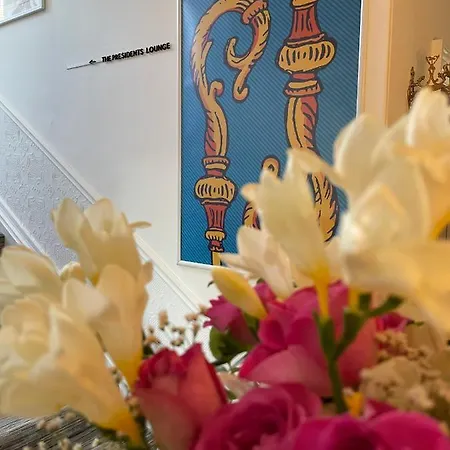 The Bishop And The Bison 4* York