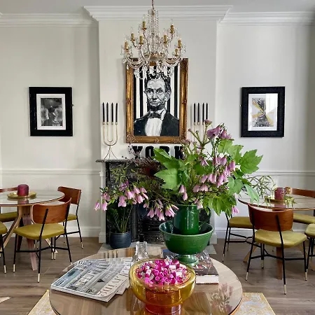 The Bishop And The Bison 4* York
