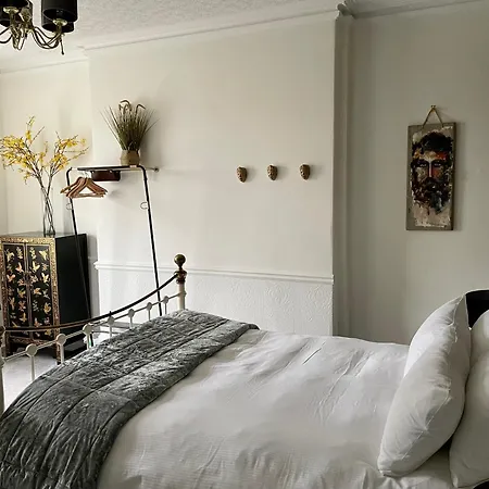 The Bishop And The Bison 4* York