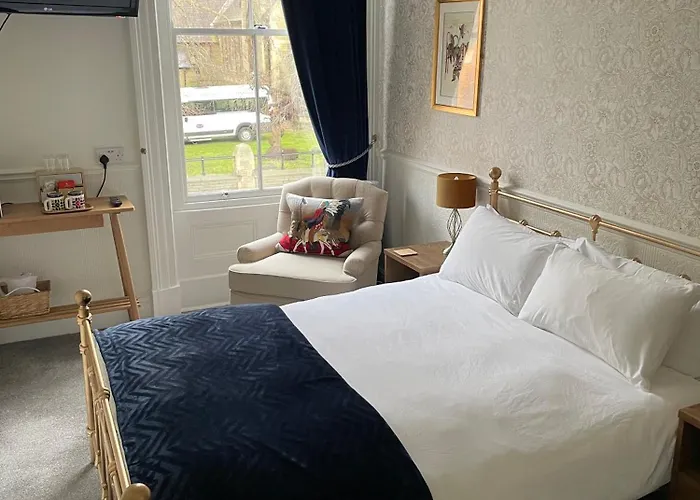 The Bishop And The Bison 4*